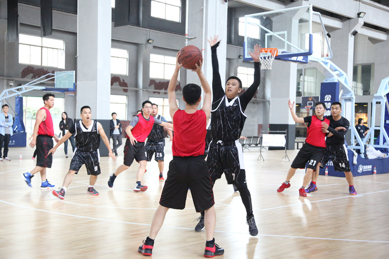 球場角逐 精彩紛呈&mdash;&mdash;第十二屆金秋文化節&ldquo;浙農杯&rdquo;籃球賽火熱啟幕